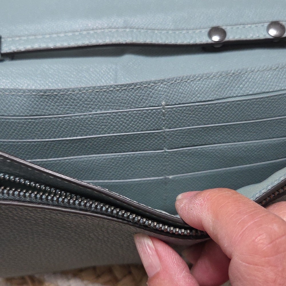 Coach Hayden Foldover Crossbody Clutch In Pebbled Leather In Cloud - Picture 5 of 11